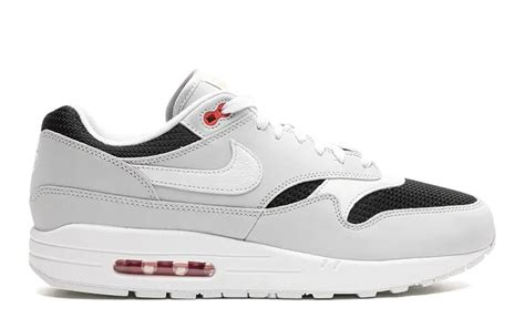 nike air max zwart grijs|air max 1 sneaker.